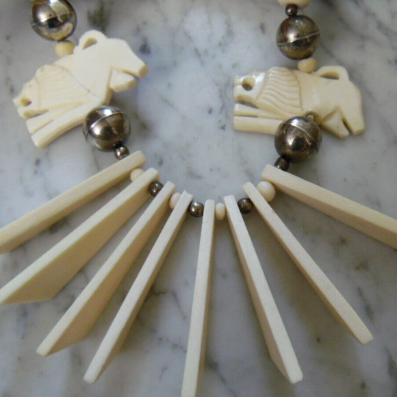 ESTATE VINTAGE ~Handcarved Lion ~ BOVINE BONE BEAD - Picture 5 of 8